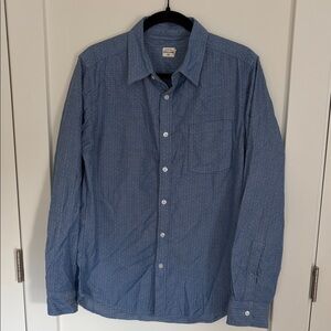 Men's Light Blue Long-Sleeve Button-Down Shirt with Subtle Dot Texture